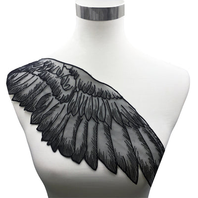 Vestido Negro de Organza con Bordado y Apliques - Image 10