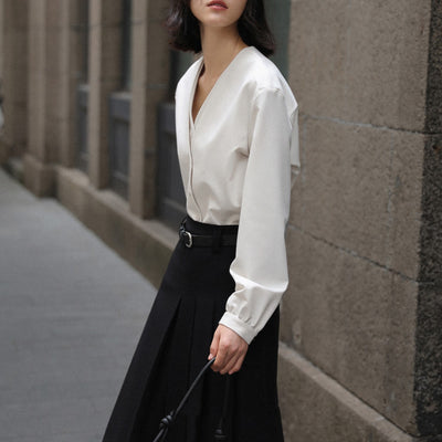 Blusa Elegante con Efecto Capas y Mangas Abullonadas