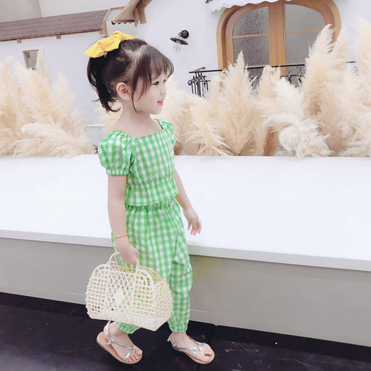 Conjunto Infantil de Dos Piezas con Blusa de Mangas Abullonadas y Estampado Floral - Image 7