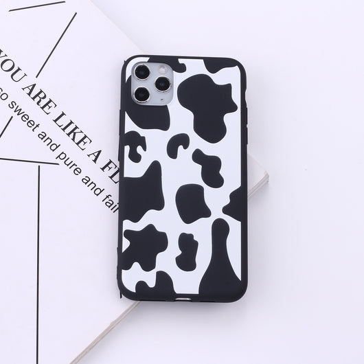Funda Protectora Celular con Diseño de Manchas de Vaca - Image 4
