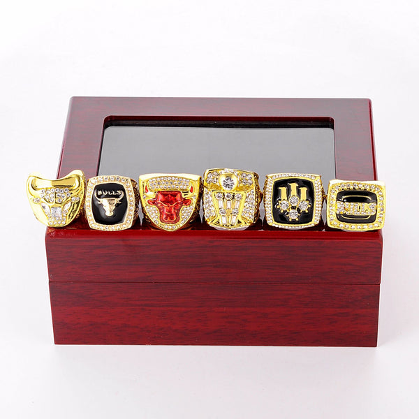 Juego de Anillo Campeón Chicago Bulls en Caja de Madera