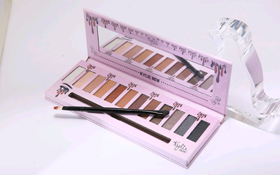 Paleta de Sombras Kelly 12 Colores - Acabado Mate Profesional - Image 2