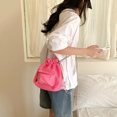 Bolsa Bucket de Malla con Cordón - Bolso Mensajero Chic para Mujeres - Image 5
