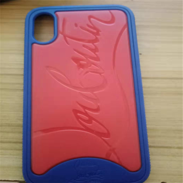Funda de Celular con Remaches Rojo Elegante - Image 7