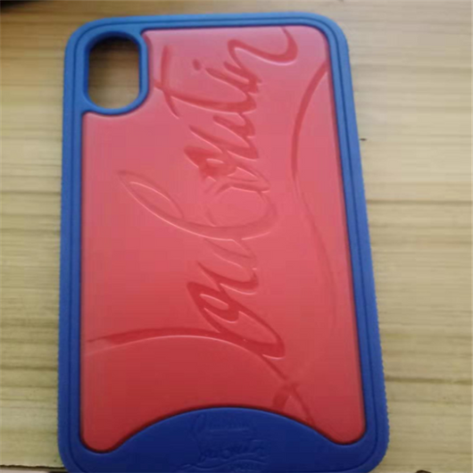 Funda de Celular con Remaches Rojo Elegante - Image 7