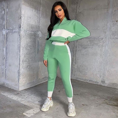 Conjunto de Dos Piezas con Cuello de Pie y Costuras en Contraste