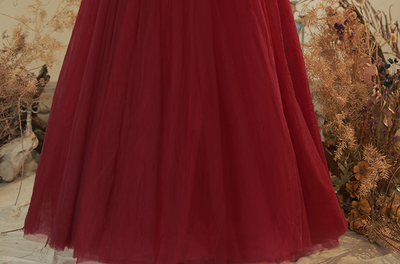 Blusa Rojo Vino con Mangas Abullonadas - Diseño Minimalista - Image 11