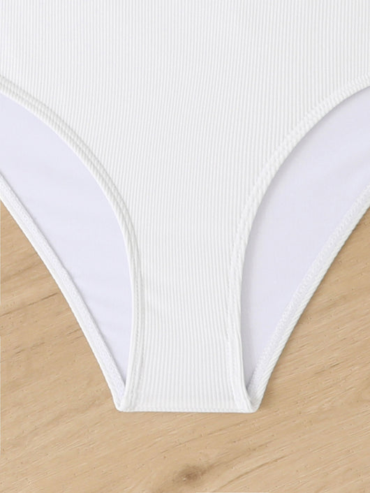 Bikini Dos Piezas con Halter y Falda Asimétrica - Image 29