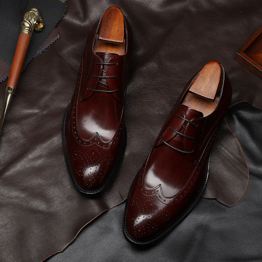 Zapatos Casuales de Cuero con Detalles Tallados y Cordones - Image 12