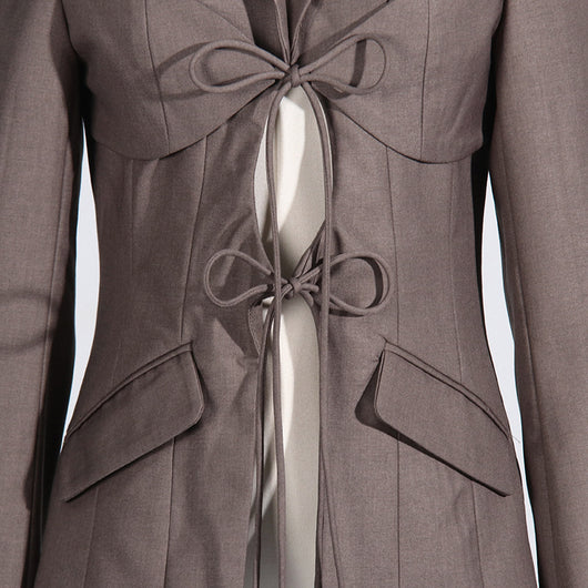 Blazer Asimétrico con Escote V y Detalles Calados - Image 12