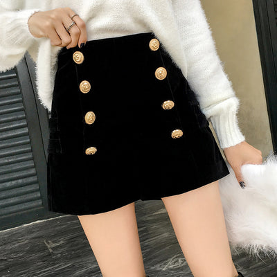 Shorts de Terciopelo Dorado Abotonados - Colección Otoño Invierno - Image 5