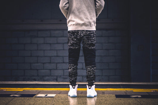 Pantalones con Costuras de Contraste - Image 10