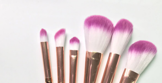Brocha de Maquillaje con Escamas de Pez y Patrón Panal - Image 2