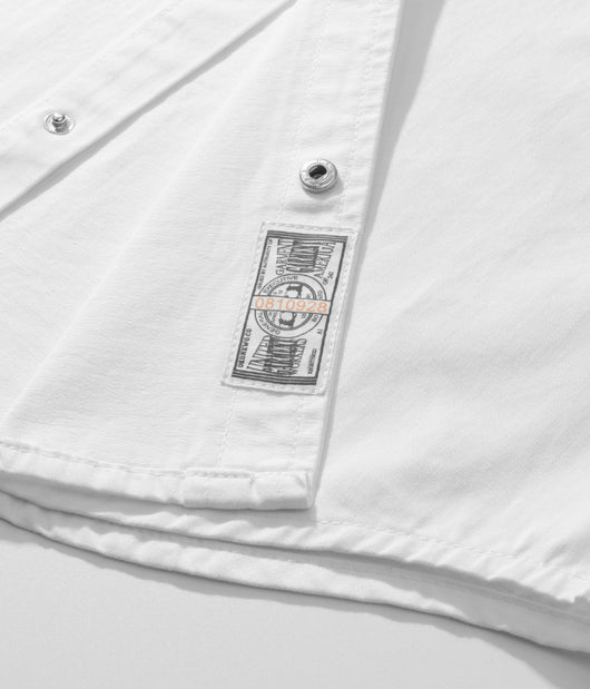 Camisa Denim Lavado Floral con Bolsillo Frontal - Image 8
