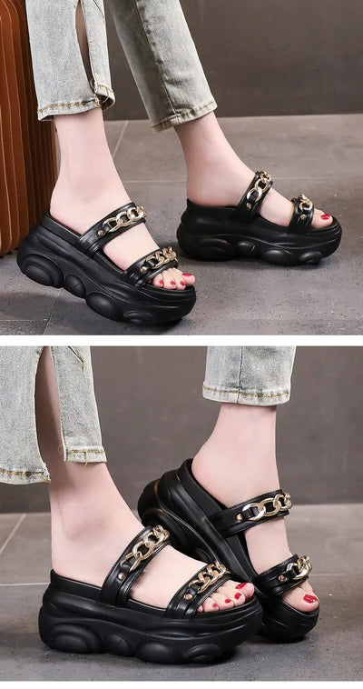 Pantuflas Slip-On con Plataforma y Cadena Decorativa - Image 9
