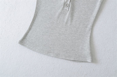 Playera Cuello V Ajustada de Manga Corta - Diseño Moderno y Favorecedor - Image 33