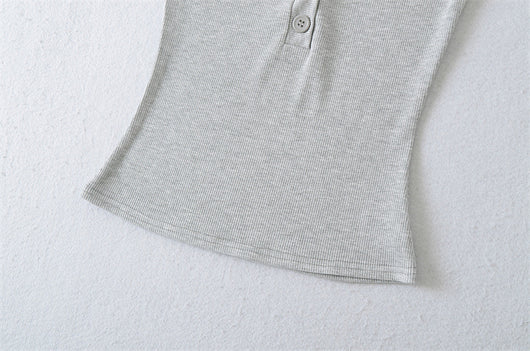 Playera Cuello V Ajustada de Manga Corta - Diseño Moderno y Favorecedor - Image 33