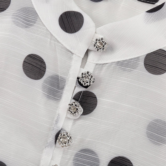 Blusa Elegante con Cuello Alto, Encaje y Lunares - Image 14