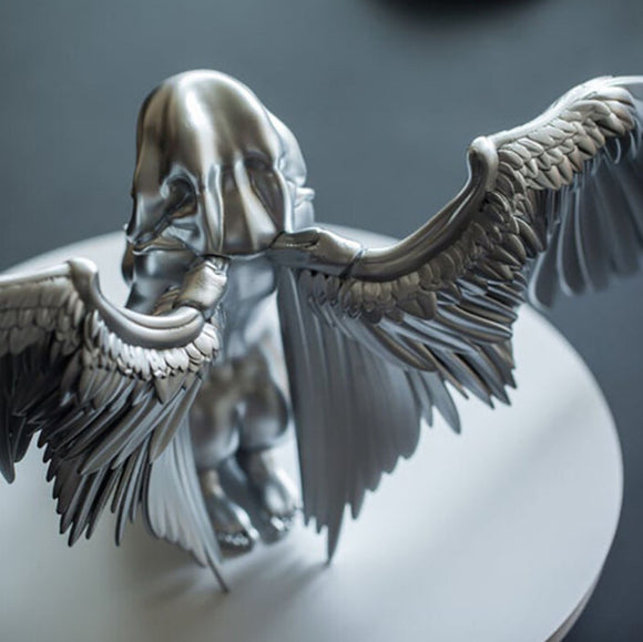 Figura Decorativa Ángel Arrodillado con Alas y Capa - Ornamento de Arte Celestial