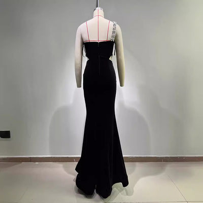 Vestido Asimétrico con Hombro Único y Detalles de Diamantes - Image 3
