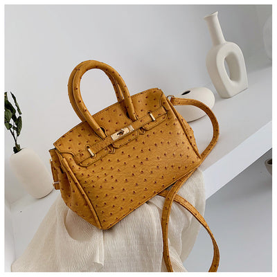 Bolso de Mano con Patrón de Avestruz - Image 9