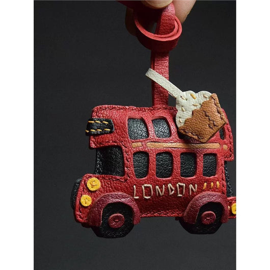 Adornos Artesanales para Bolsos de Diseño - Image 5