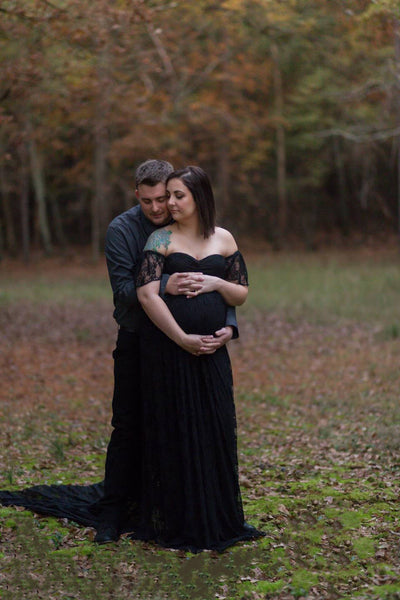 Vestido de Maternidad Corto con Encaje y Cola Elegante - Image 3