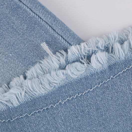 Playera Arcoíris con Cuello Redondo y Jeans Desgastados - Image 14