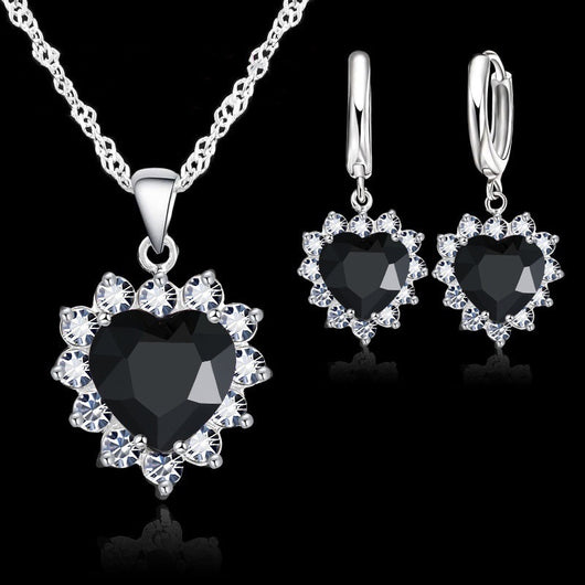Conjunto de Aretes y Collar en Forma de Corazón - Image 4