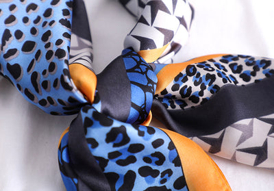 Pañuelo de Seda Estampado Leopardo con Protección Solar para Mujer - Image 11