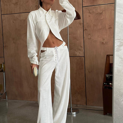 Conjunto Dos Piezas: Blusa Blanca Cropped con Cuello Solapa y Pantalón Ancho Calado con Amarre - Image 10