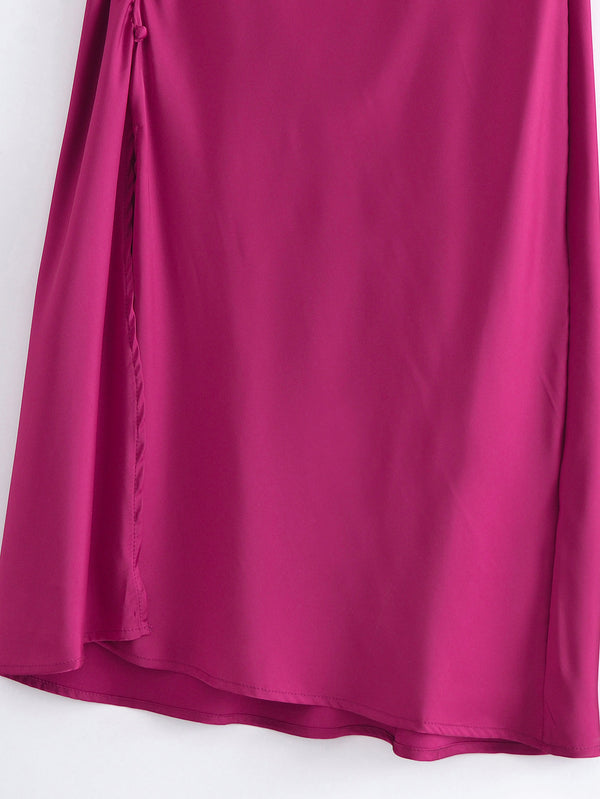 Vestido Elegante con Tirantes Ajustables y Detalles de Abertura