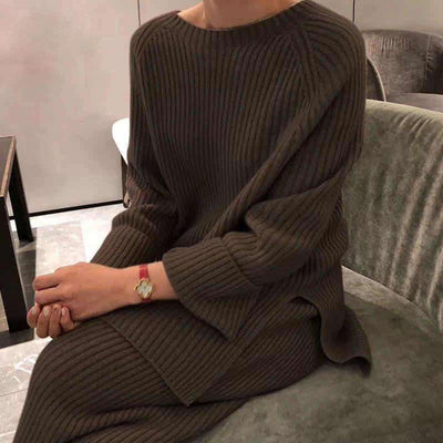 Conjunto de Dos Piezas Elegante de Moda Contemporánea - Image 13