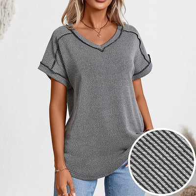Blusa Deportiva Bicolor con Cuello V y Efecto Twist - Image 13