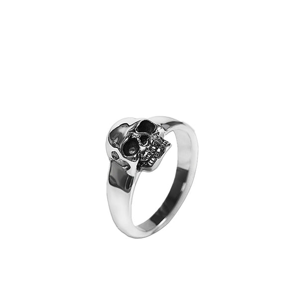 Anillo de Calavera Plateado Minimalista Unisex - Image 7