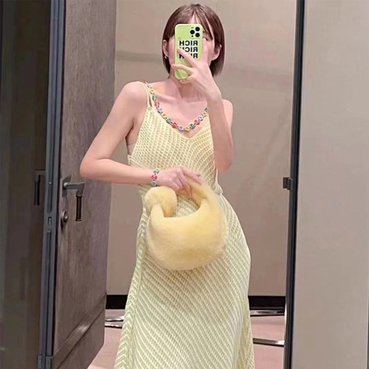 Bolso Underarm Plush Cloud con Pliegues