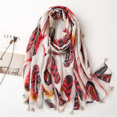 Chal de Seda Estampado con Plumas de Color - Diseño Plateado - Image 3
