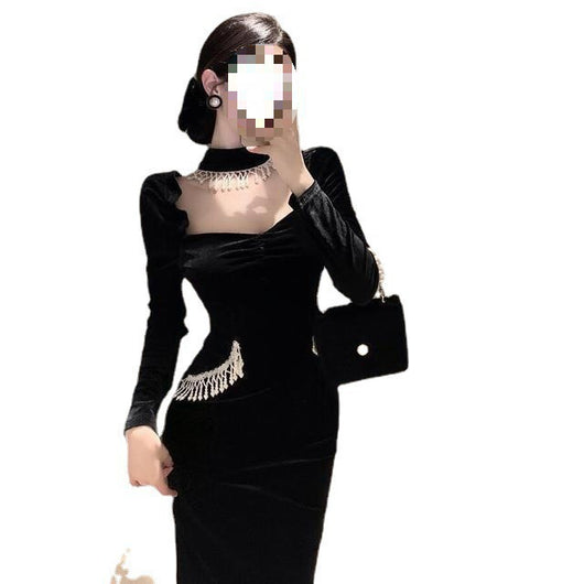 Vestido Negro Elegante con Cuello Cuadrado, Mangas Voluminosas y Detalle de Perlas - Image 6