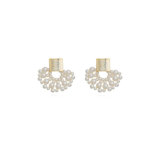 Aretes Artesanales de Perlas Tejidas con Diseño Festoneado - Image 5