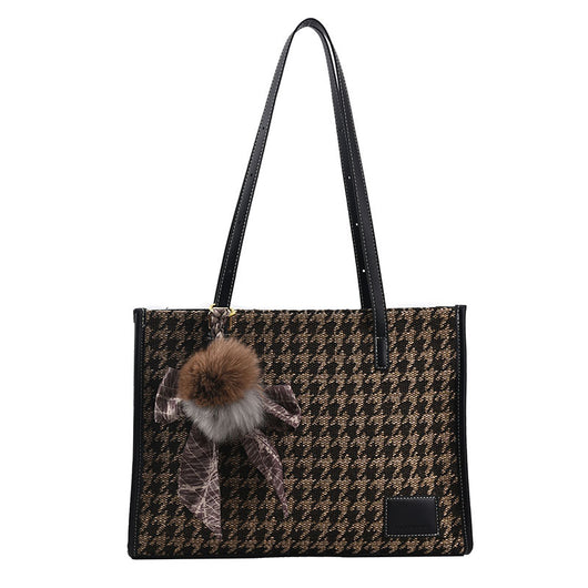 Bolsa Cuadrada Pequeña con Colgante de Seda Estampado Pata de Gallo - Image 2
