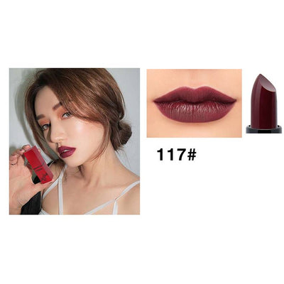 Labial Matte Rojo Intenso en Tubo - Fórmula Terciopelo - Image 13