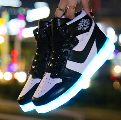 Zapatillas Deportivas LED Alto Perfil con Carga USB - Image 4