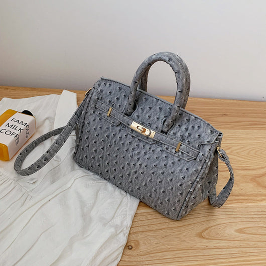 Bolso de Mano con Patrón de Avestruz - Image 8