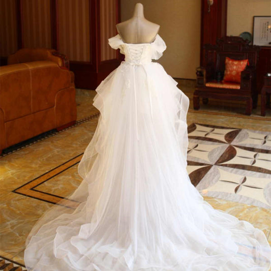 Vestido de Novia con Cola Larga Elegante para Sesión de Fotos