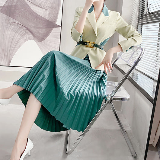 Conjunto Elegante de Falda Plisada Verde Premium Dos Piezas - Image 5