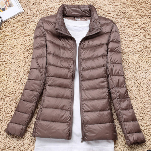 Chaqueta Acolchada Ligera para Mujer con Cuello Alto - Image 13