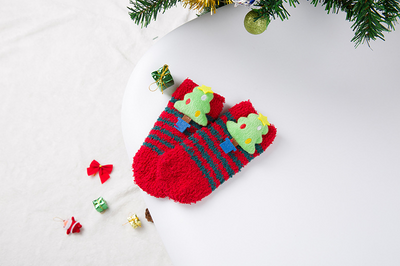 Calcetines Navideños de Felpa Suave - Image 4