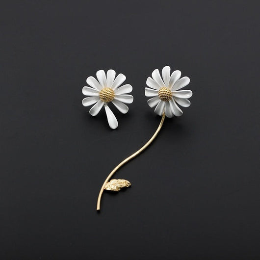 Aretes de Margarita Delicados - Conjunto de Joyería Floral - Image 4
