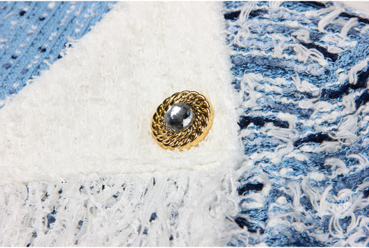 Abrigo Tweed Elegante con Cuello Vuelto y Detalle de Borla - Image 10
