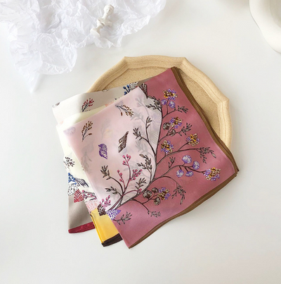 Pañuelo de Seda Floral para Mujer - Diseño Elegante y Versátil - Image 4
